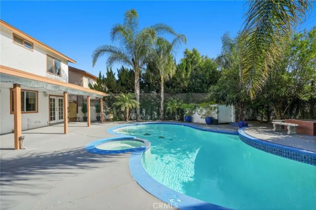 8333 Topeka Drive, Northridge, CA 91324