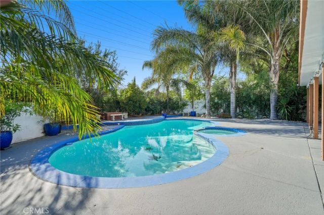 8333 Topeka Drive, Northridge, CA 91324