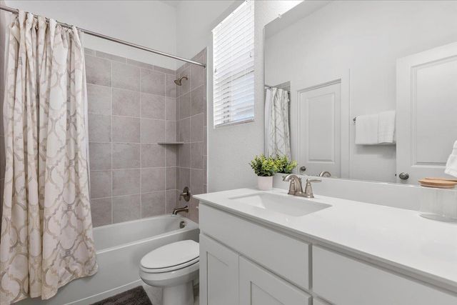 128 Lockhart DR, Liberty Hill, TX 78642