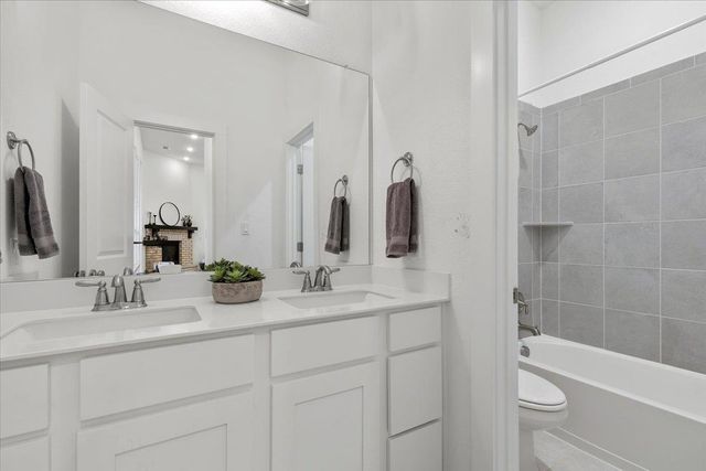 128 Lockhart DR, Liberty Hill, TX 78642