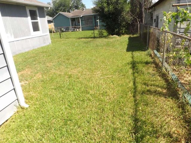 7619 Ilex Street, Houston, TX 77012