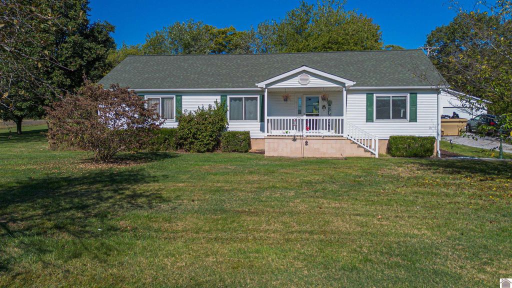 5815 Clinton Road, Paducah, KY 42001