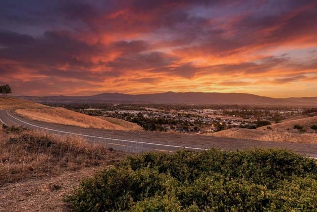 2989 Saint Florian Way, San Jose, CA 95136