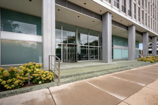 330 W Diversey Parkway 706, Chicago, IL 60657