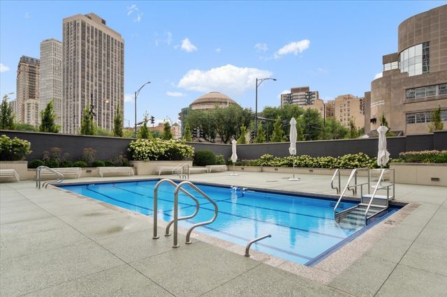 330 W Diversey Parkway 706, Chicago, IL 60657