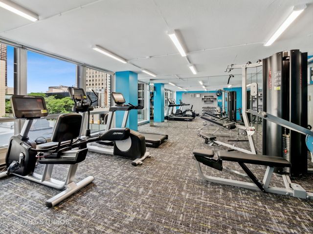 330 W Diversey Parkway 706, Chicago, IL 60657