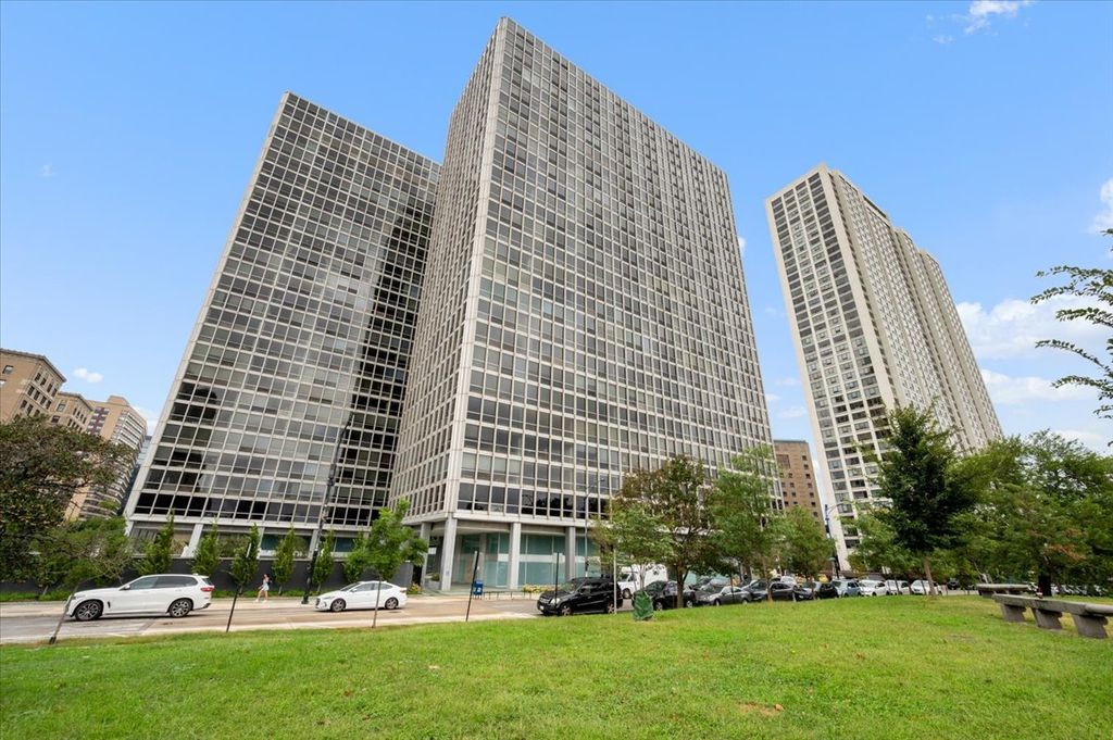330 W Diversey Parkway 706, Chicago, IL 60657