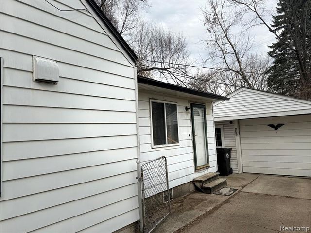 15482 Winston, Redford, MI 48239