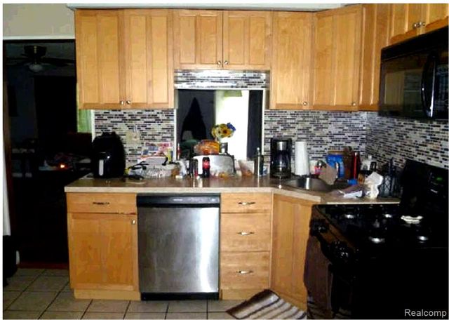 15482 Winston, Redford, MI 48239