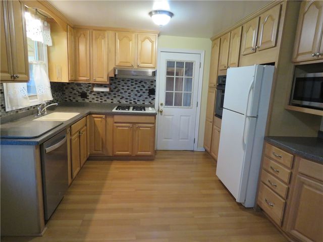 24 Laredo Drive, Chili, NY 14624