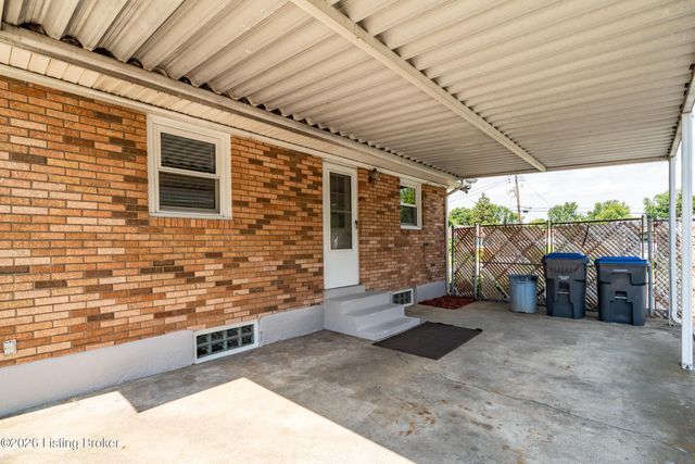 6213 Gayle Dr, Louisville, KY 40219
