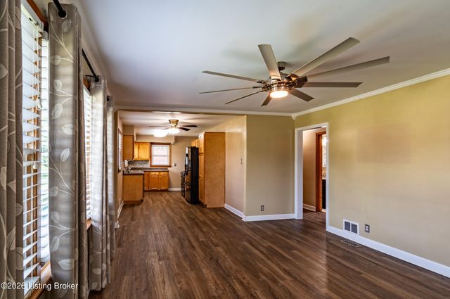 6213 Gayle Dr, Louisville, KY 40219