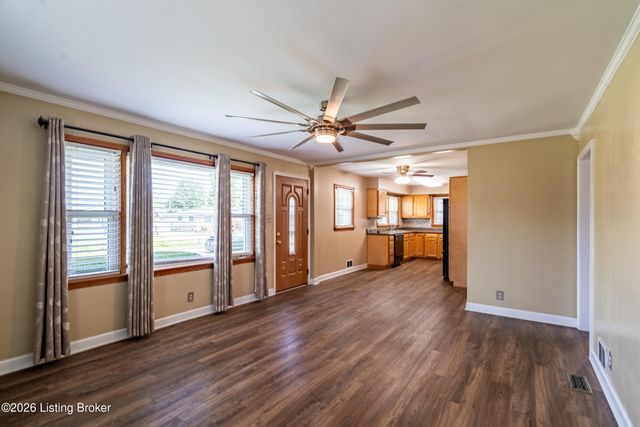 6213 Gayle Dr, Louisville, KY 40219