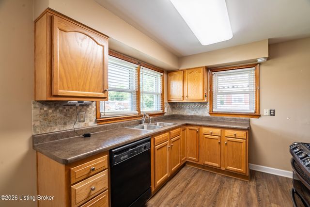 6213 Gayle Dr, Louisville, KY 40219