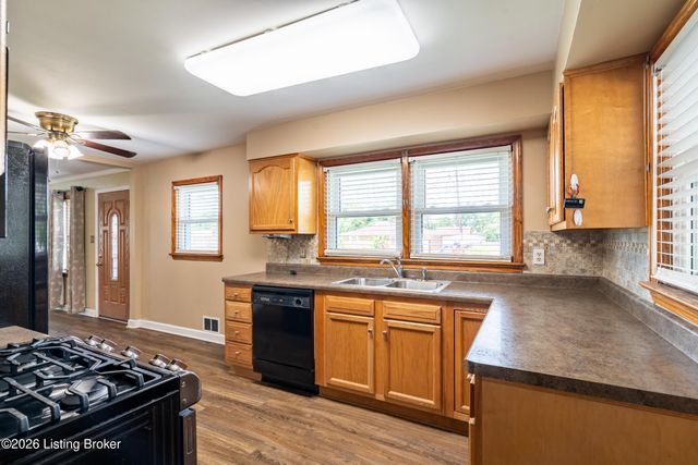 6213 Gayle Dr, Louisville, KY 40219