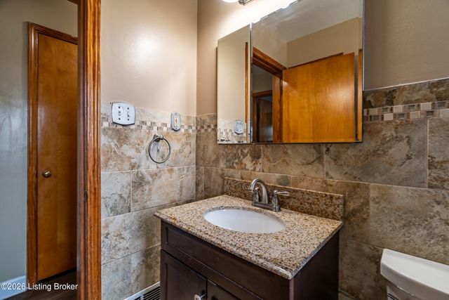 6213 Gayle Dr, Louisville, KY 40219