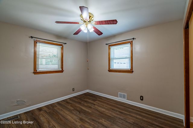 6213 Gayle Dr, Louisville, KY 40219