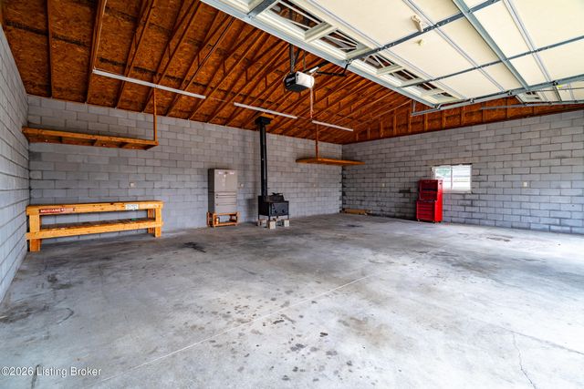 6213 Gayle Dr, Louisville, KY 40219