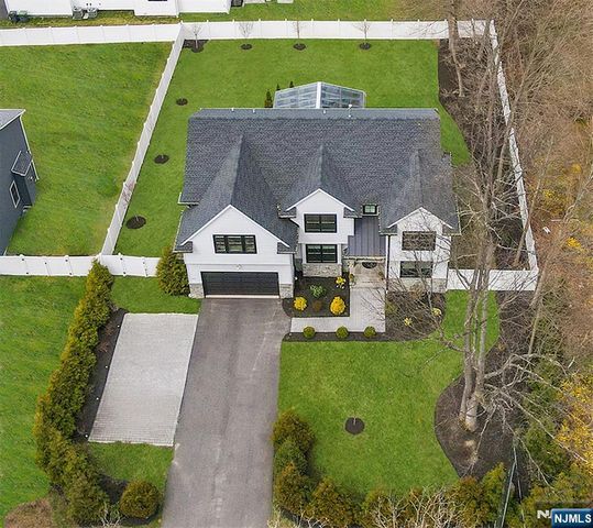 203 Marcotte Lane, Bergenfield, NJ 07621