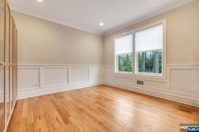 203 Marcotte Lane, Bergenfield, NJ 07621