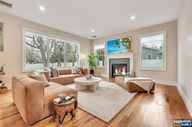 203 Marcotte Lane, Bergenfield, NJ 07621