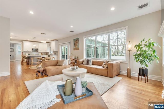 203 Marcotte Lane, Bergenfield, NJ 07621
