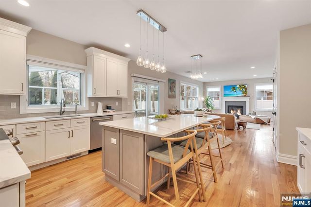 203 Marcotte Lane, Bergenfield, NJ 07621