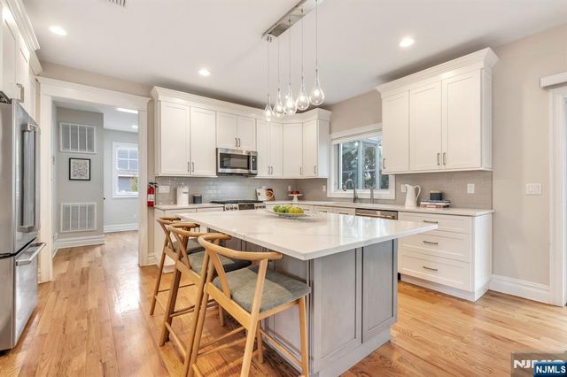 203 Marcotte Lane, Bergenfield, NJ 07621