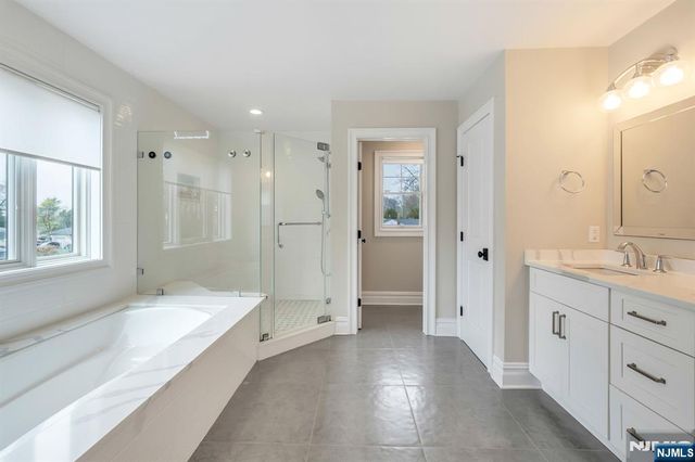 203 Marcotte Lane, Bergenfield, NJ 07621
