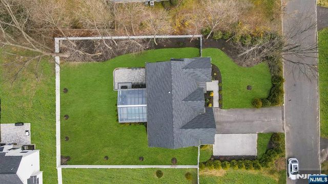 203 Marcotte Lane, Bergenfield, NJ 07621