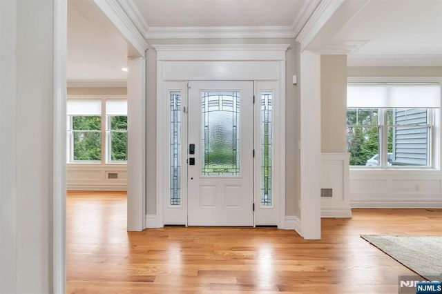 203 Marcotte Lane, Bergenfield, NJ 07621