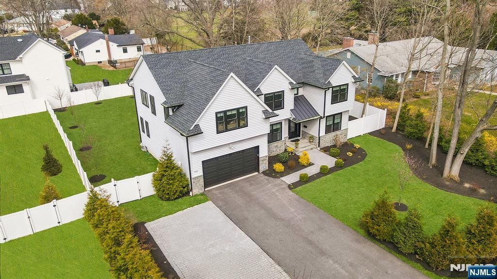 203 Marcotte Lane, Bergenfield, NJ 07621