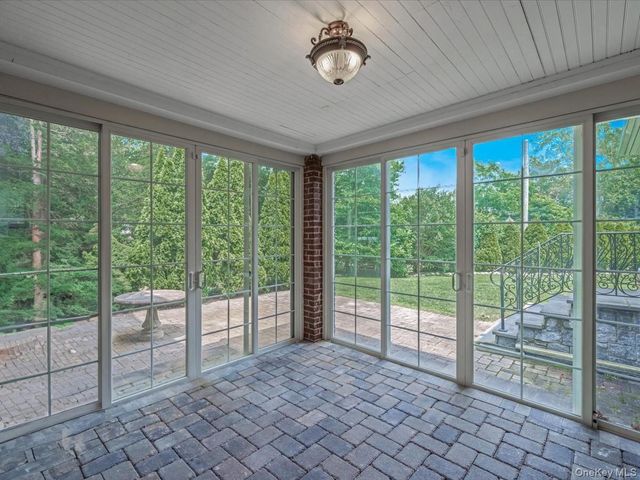 44 Arbor Place, Glen Cove, NY 11542