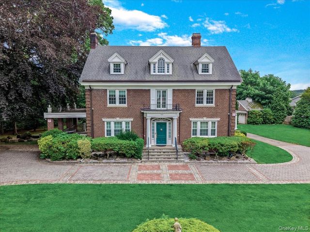 44 Arbor Place, Glen Cove, NY 11542