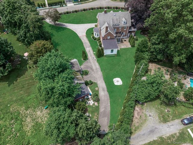44 Arbor Place, Glen Cove, NY 11542