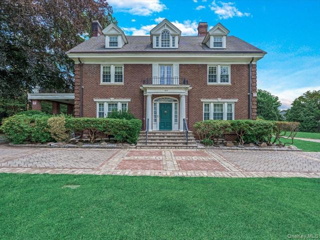 44 Arbor Place, Glen Cove, NY 11542