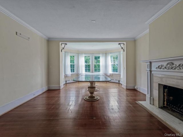 44 Arbor Place, Glen Cove, NY 11542