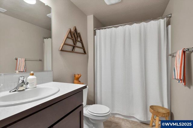 1248 Chukar St, Stayton, OR 97383