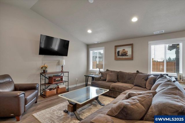 1248 Chukar St, Stayton, OR 97383