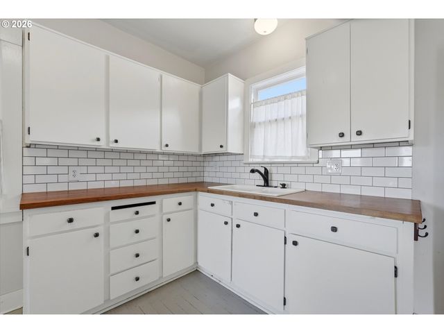6552 Ne 8TH Ave, Portland, OR 97211