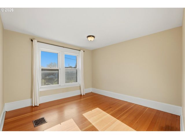 6552 Ne 8TH Ave, Portland, OR 97211