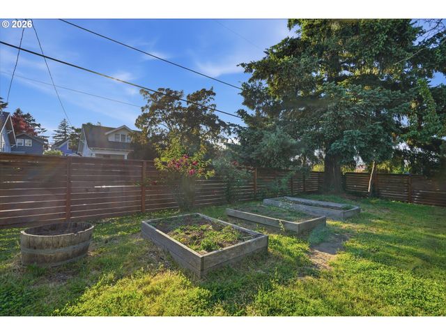 6552 Ne 8TH Ave, Portland, OR 97211