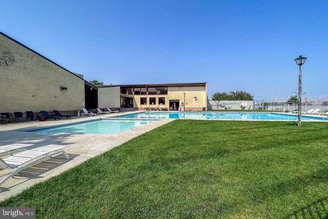 1100 HARBOUR DR, Palmyra, NJ 08065