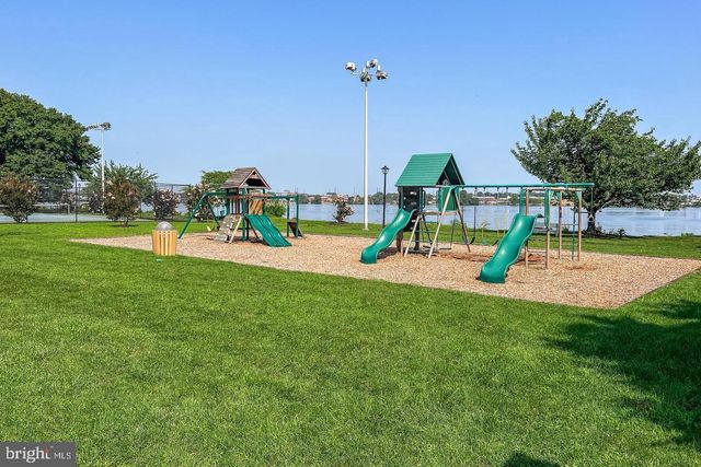 1100 HARBOUR DR, Palmyra, NJ 08065