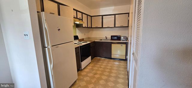 1100 HARBOUR DR, Palmyra, NJ 08065