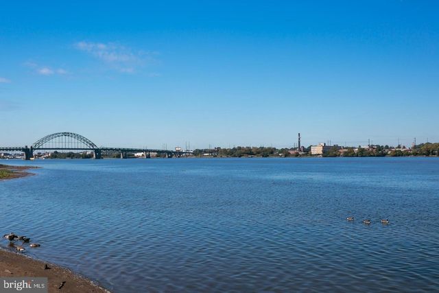 1100 HARBOUR DR, Palmyra, NJ 08065