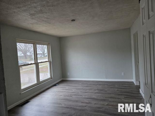 5820 N FROSTWOOD Parkway, Peoria, IL 61615