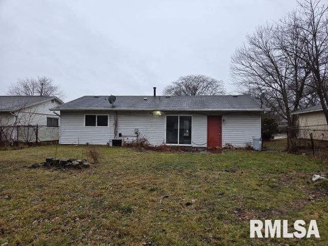 5820 N FROSTWOOD Parkway, Peoria, IL 61615