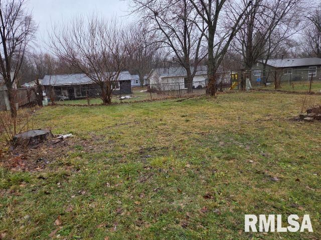 5820 N FROSTWOOD Parkway, Peoria, IL 61615