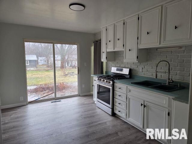 5820 N FROSTWOOD Parkway, Peoria, IL 61615